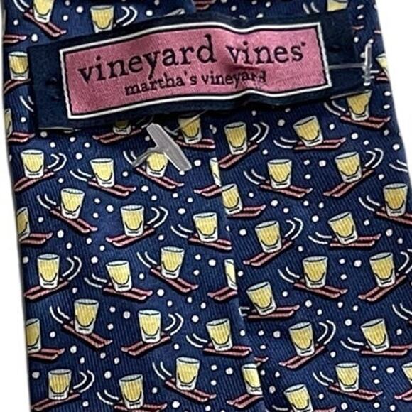 Vineyard Vines Men's Shot ski Moonshine Tie 100% Silk New - Picture 5 of 6